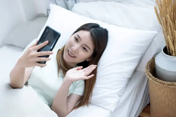 Inspirasi 10 Ucapan Selamat Malam Untuk Pacar Saat Menjalani LDR