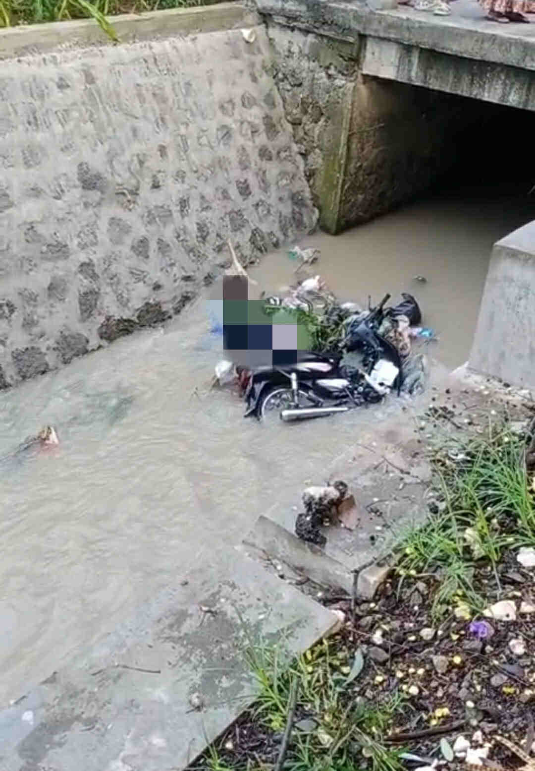 Diduga Epilepsi Kambuh, Warga Desa Sukorejo Ponorogo Terjun Bebas Ke Sungai