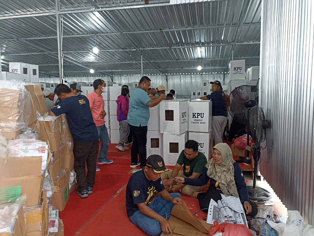 Jelang Pemilu 2024, KPU Kabupaten Madiun Lakukan Pengemasan Logistik