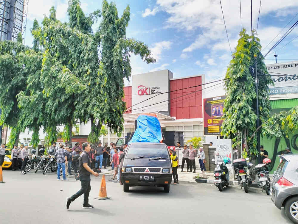 Pajero Diduga Dirampas, LSM Datangi Kantor OJK
