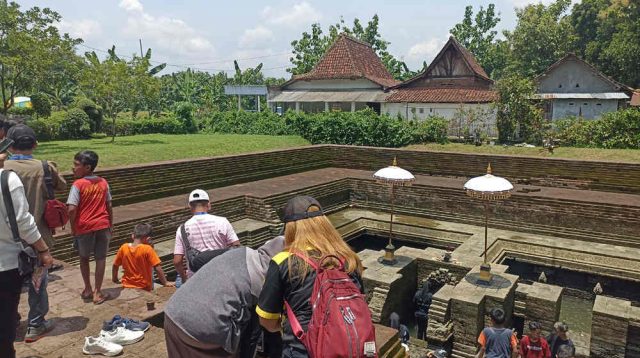 Ratusan Agen Travel Kunjungi Candi Simbatan Nguntoronadi, Kabupaten Magetan