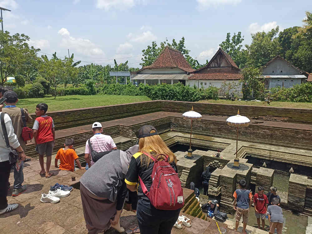 Ratusan Agen Travel Kunjungi Candi Simbatan Nguntoronadi, Kabupaten Magetan
