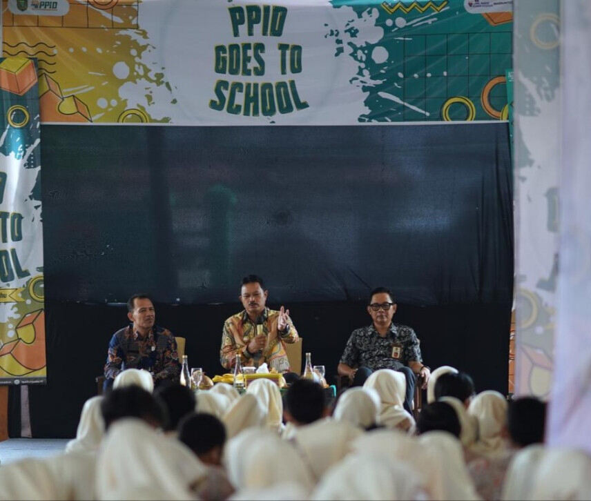 Hadiri Sosialisasi PPID di SMAN 2 Kota Madiun, Wali Kota Maidi Ajak Pelajar Melek Informasi
