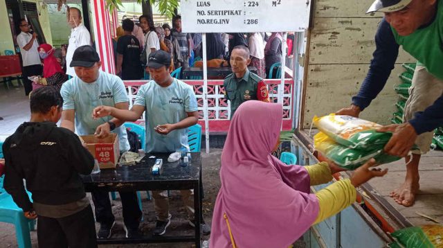 Tekan Harga Beras, Bulog Ponorogo Gelontor Beras SPHP 8 Ton