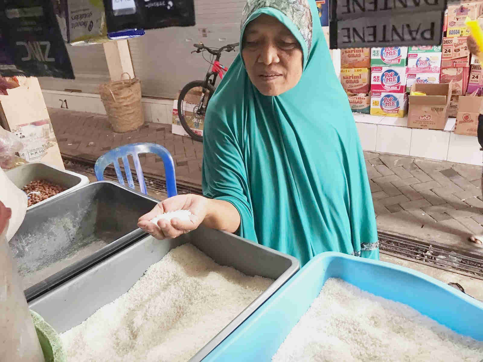 Harga Beras Rp 17 Ribu Per Kilogram, Pedagang Nasi di Kabupaten Nganjuk Terpaksa Kurangi Porsi