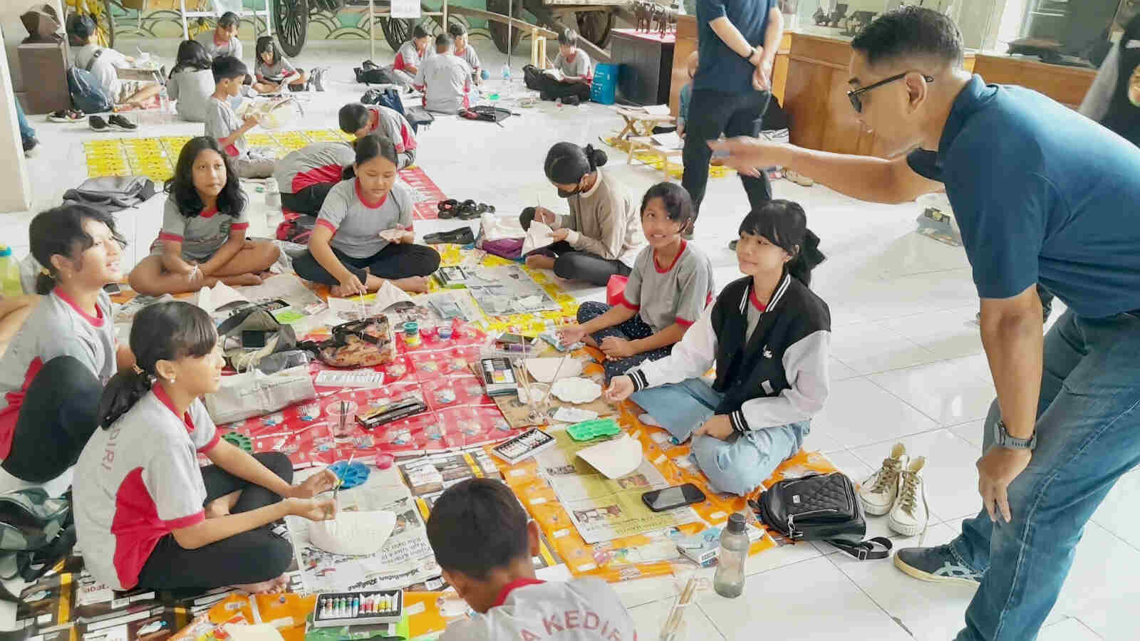 Lomba Mewarnai Disbudparpora Kota Kediri, Kenalkan Budaya Sejak Dini dengan Topeng Panji di Museum Airlangga