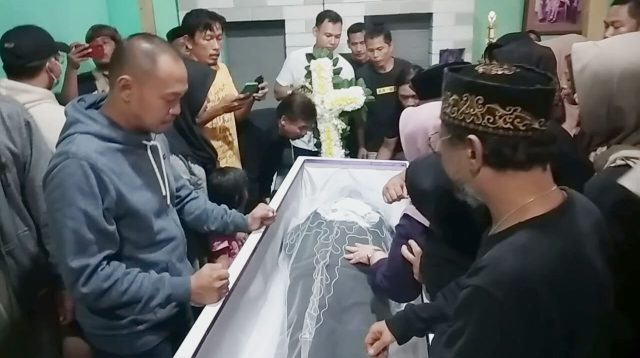 Pelawak Srimulat, “Polo” Tutup Usia, Dimakamkan Satu Kompleks Bersama ibu Bapak TPU Desa Kertosari Madiun
