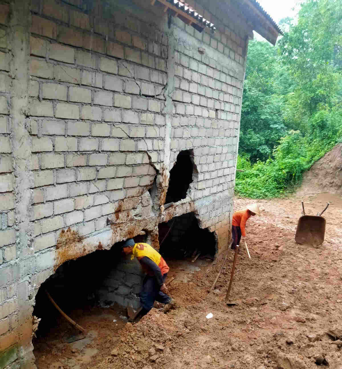 Lagi, Rumah Jebol Tertimpa Longsor, Ini Kata BPBD Kabupaten Kediri