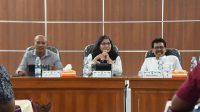 Pj Wali Kota Kediri Zanariah Pimpin Rapat Evaluasi Perkembangan Kelurahan 2024