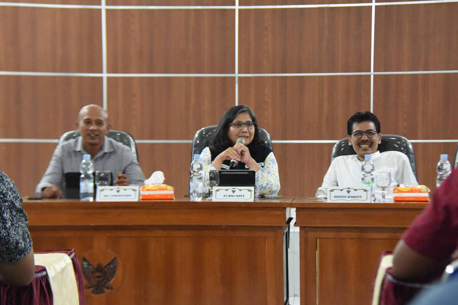 Pj Wali Kota Kediri Zanariah Pimpin Rapat Evaluasi Perkembangan Kelurahan 2024