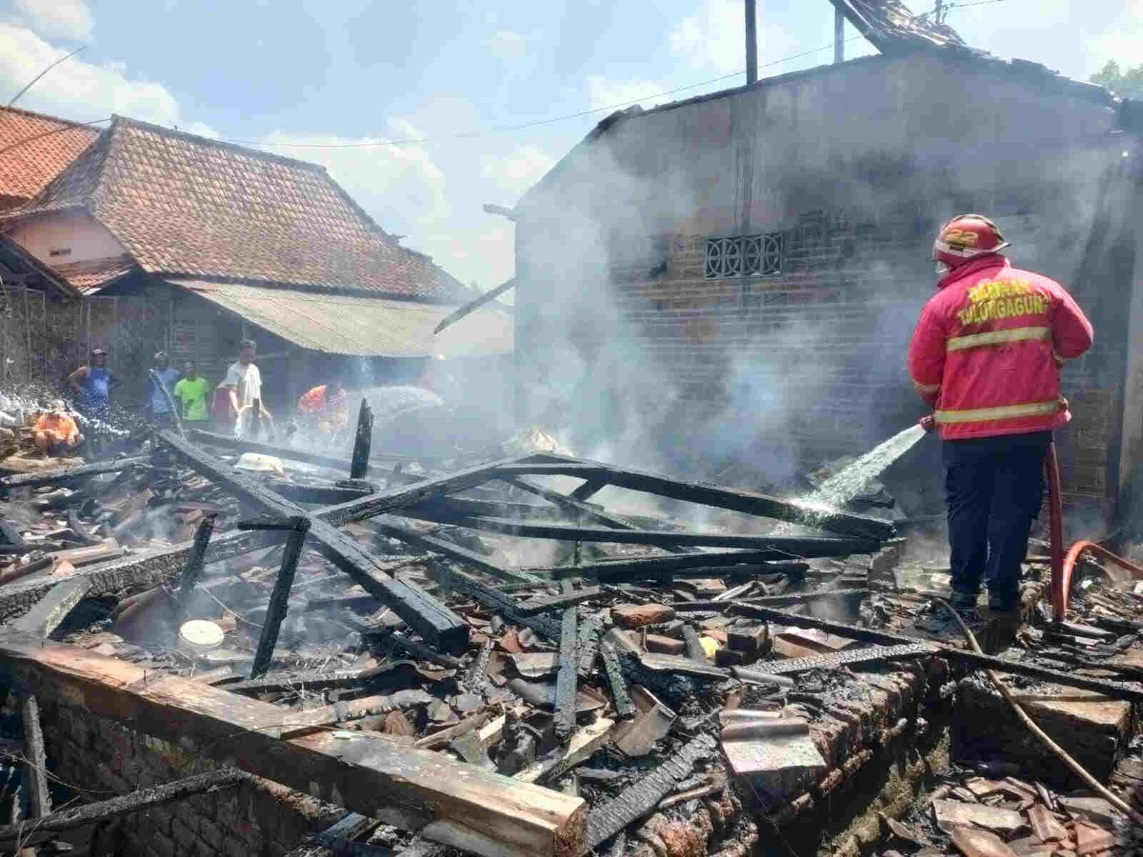 Lupa Matikan Kompor, Rumah di Tulungagung Terbakar Habis