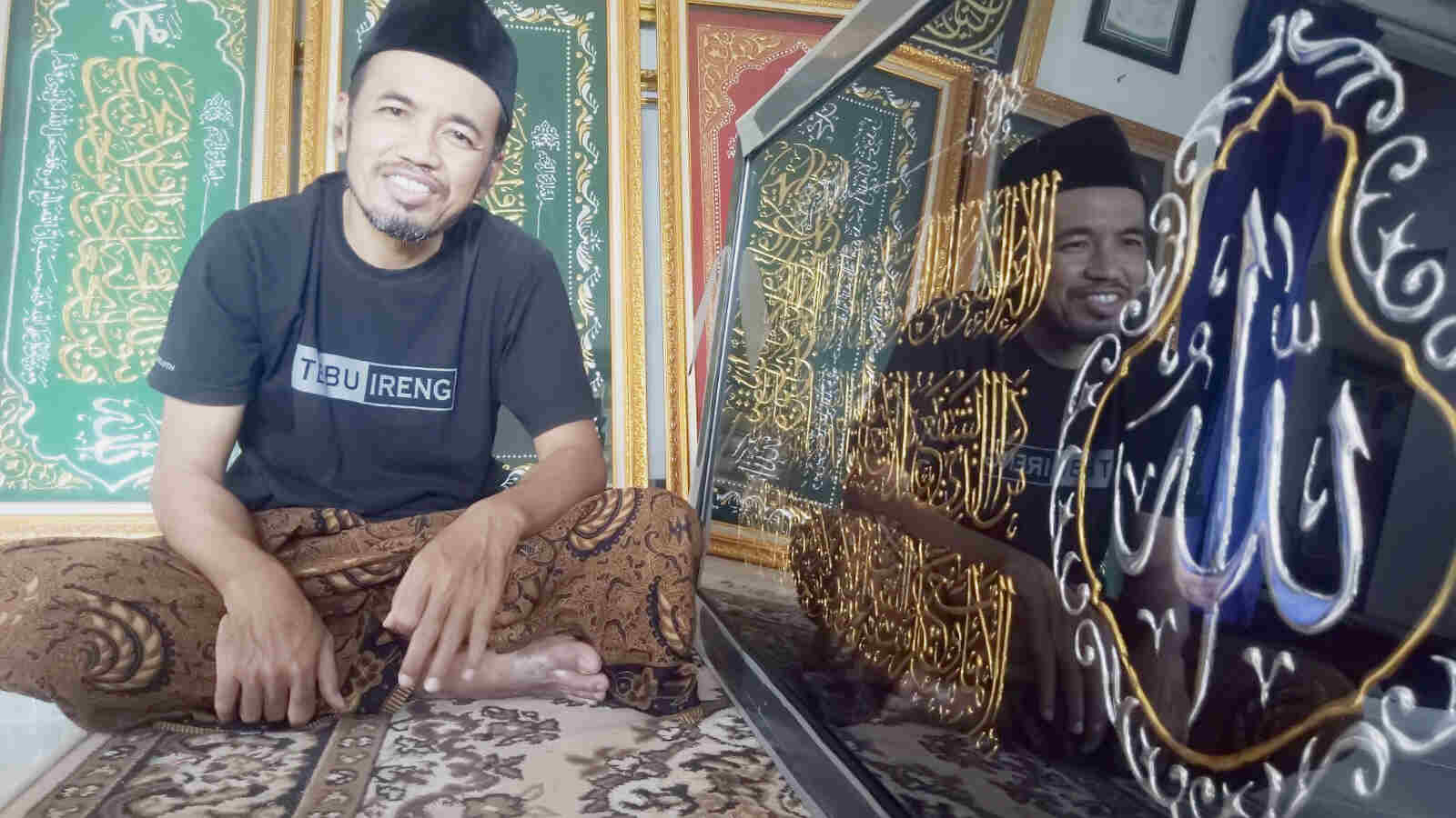 Cerita Komarudin, Seniman Kaligrafi Asal Tulungagung, Berani Berinovasi hingga Karya Tembus Pasar Internasional