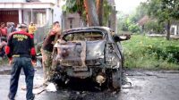 Mobil di Ponorogo Terbakar, usai Menabrak Pohon, Pengendara dan Penumpang Tewas