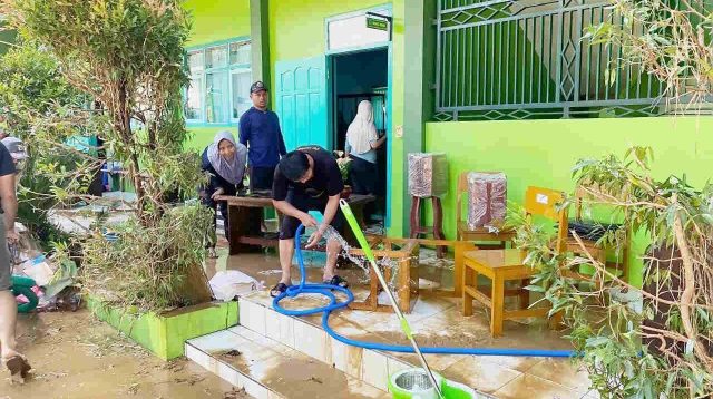Banjir Munjungan Trenggalek, Merusak Sekolah dan Murid Diliburkan