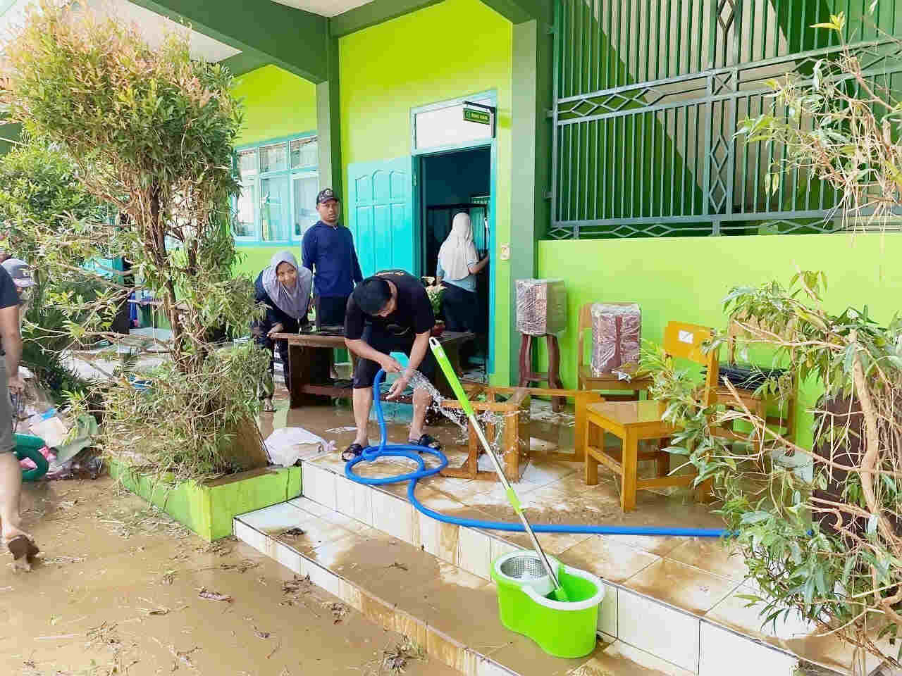Banjir Munjungan Trenggalek, Merusak Sekolah dan Murid Diliburkan
