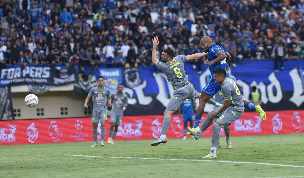 Persebaya Surabaya Dibekuk Musuh Bebuyutan Persib Bandung 1-3, David da Silva Cetak Hattrick
