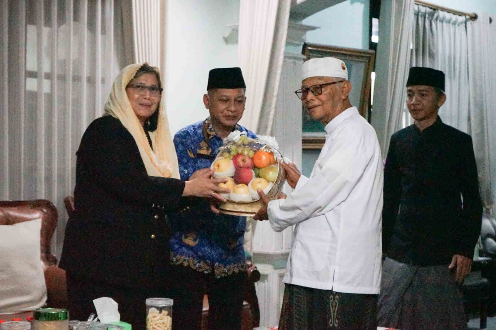 Pj Wali Kota Kediri dan Forkopimda Plus Safari Idulfitri ke Tokoh Agama