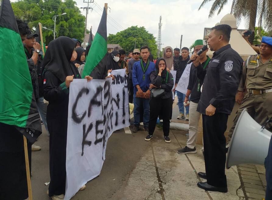 HMI Demo Pemkab dan DPRD Ponorogo, Tuntut Cabut SK Jalan Satu Arah