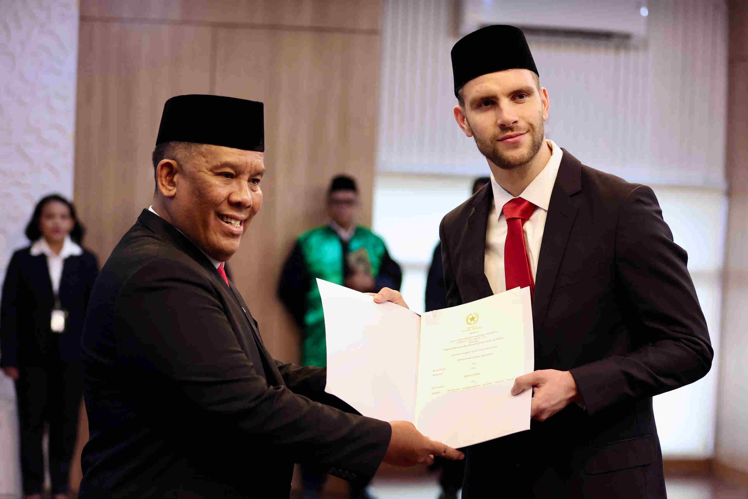 Berdarah Pare Kediri, Maarten Paes Resmi Jadi WNI, Ini Target dan Harapan Bersama Tim U 23 Indonesia