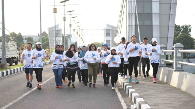 Pj Wali Kota Kediri Lari Bareng Komunitas Kediri's Fun Run for 10th World Water Forum