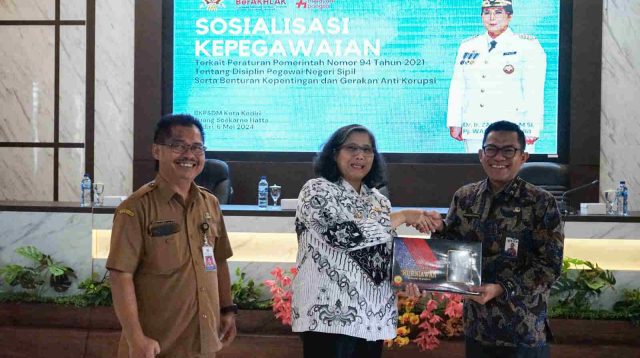 Tingkatkan Disiplin PNS dan Masifkan Gerakan Antikorupsi Kota Kediri, Pj Walikota Zanariah Buka Sosialisasi Kepegawaian