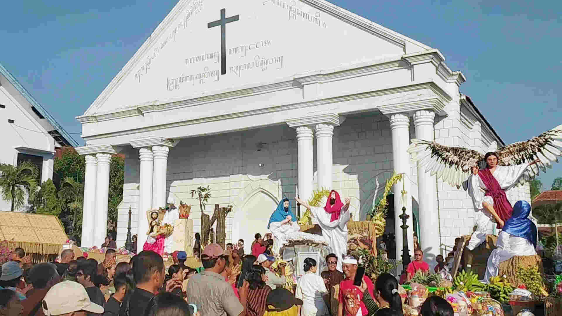 Serunya Hari Raya Unduh-Unduh di GKJW Mojowarno Jombang, Arak Ternak dan Hasil Bumi sebagai Rasa Syukur