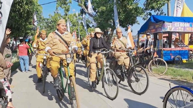 Gempur Rokok Ilegal, 3500 Pesepeda Ngontel Bareng Bupati Mojokerto Ikfina