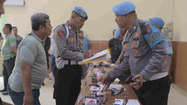 Polda Turun Tangan, Periksa Senpi dan Tes Urine di Polres Jombang