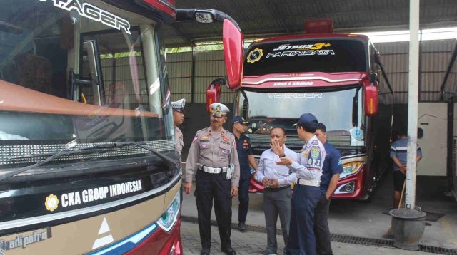 Antisipasi Kecelakaan Maut, Cek Kelayakan Kendaraan Pariwisata di Trenggalek