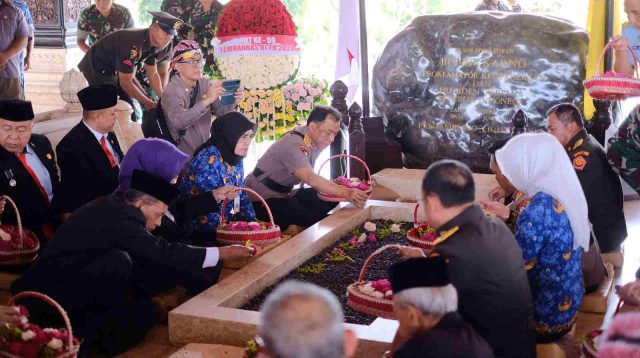 Jelang HUT Ke – 59, Plt Gubernur Lemhanas Ziarah ke MBK Kota Blitar