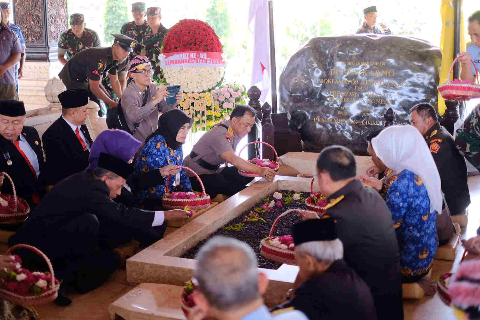 Jelang HUT Ke – 59, Plt Gubernur Lemhanas Ziarah ke MBK Kota Blitar