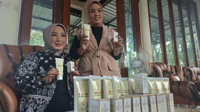 Muji Rahayu, Mantan Penyiar Radio Kini Sukses Kembangkan Fashion dan Produk Kecantikan