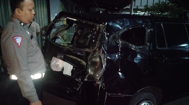 Asyik Mendengarkan Siaran Wayang, Mobil Sigra Tertemper KA hingga Ringsek, Ini Nasib Pengemudinya