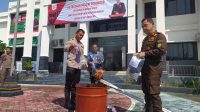 Kejaksaan Negeri Ponorogo Musnahkan Ribuan Barang Bukti Tindak Kejahatan, Termasuk Kasus Pencabulan