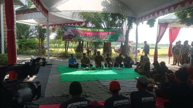 Bantu Alat Rotary ke Poktan Makmur Desa Payaman, Mas Bup: Harapkan Produktivitas Pertanian Meningkat