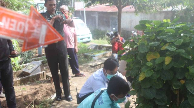 Gempar…!, Mayat Bayi Laki-laki Terbungkus Kain Kafan Dibuang di TPU Tunjungsekar Malang, Pelakunya Dilacak Polisi