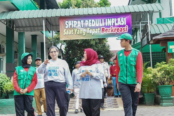 Apresiasi Penerapan Sekolah Peduli Inflasi, Pj Wali Kota Kediri: Tak Hanya Paham Inflasi, Anak-anak Punya Banyak Skill B