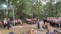 Briptu RDW Yang Meninggal Akibat Luka Bakar Serius, Dimakamkan Secara Kedinasan TPU Dusun Sambong, Jombang