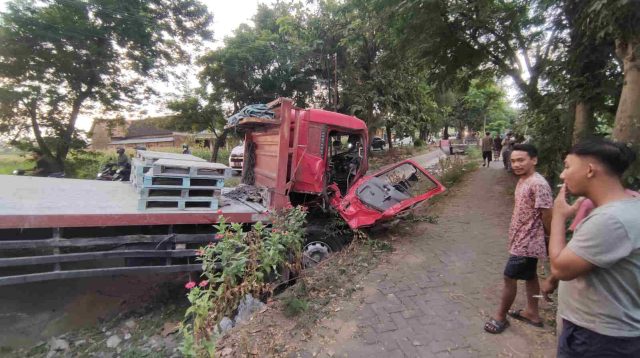 Kecelakaan Dua Truk di Jalan Alternatif Jombang-Kediri, Dusun Kemuning, Sopir Tewas di TKP, Berikut Kejadiannya