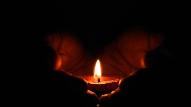 5 Pengaruh Mati Lampu Terhadap Kualitas Kerja Karyawan, Awas Bisa Menyebabkan Stres!
