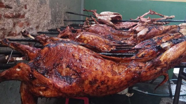 Nikmat Pol! Resep Kambing Guling Super Nikmat Untuk Hidangan Spesial Di Momen Idul Adha