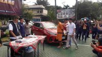 Menyaru Orang Pajak untuk Mencuri Mobil Janda Malang