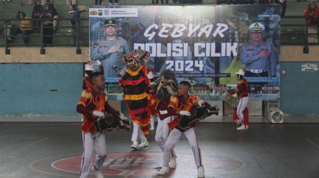 HUT Bhayangkara ke 78, Polres Trenggalek Tampilkan Turonggo Yakso Pocil