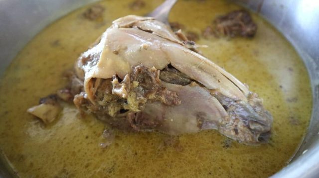 Cocok Jadi Hidangan Idul Adha! Intip Resep Gulai Kepala Kambing Yang Dijamin Nikmat dan Empuk!