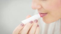 5 Rekomendasi Produk Lipstik Yang Tidak Menyebabkan Bibir Kering