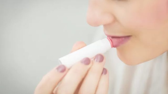 5 Rekomendasi Produk Lipstik Yang Tidak Menyebabkan Bibir Kering