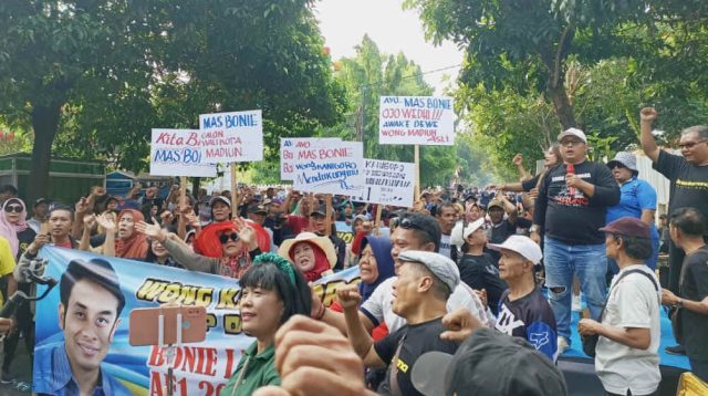 Kediaman Digeruduk, Bonie Didesak Macung Pilwali Kota Madiun