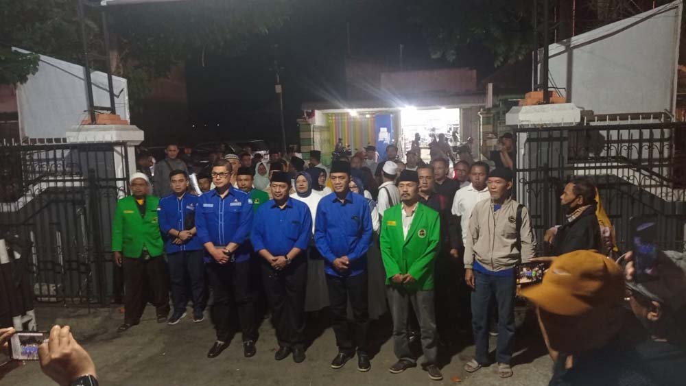Hari Terakhir Pendaftaran, KPU Tulungagung Digeruduk Dua Bacakada, Ini Dia Sosok dan Programnya