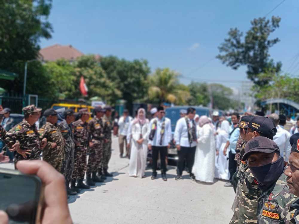 Pasangan Muhibbin - Aushaf Daftar Cabup dan Bacabup ke KPU Nganjuk, Diawali Istighosah di Monumen Dr Soetomo