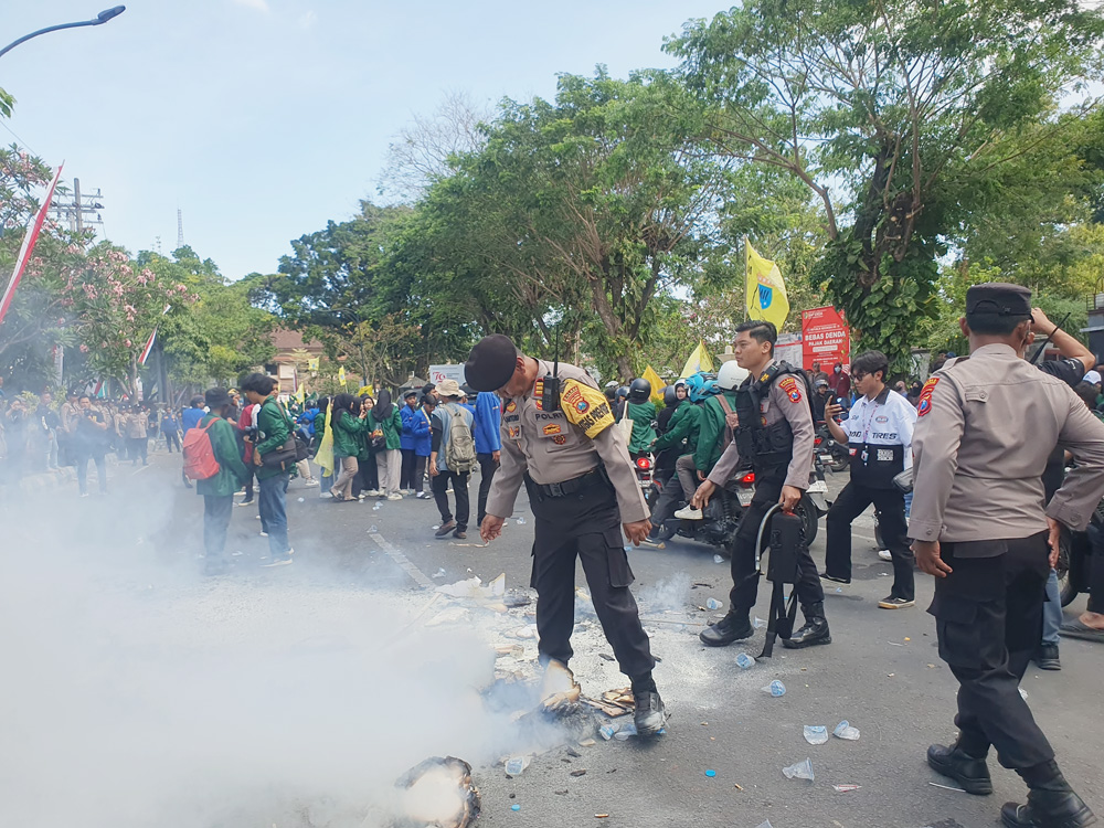 Aliansi Mahasiswa dan Masyarakat Datangi Kantor Dewan Tulungagung, Ini Tuntutannya